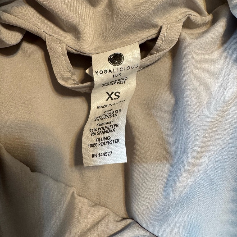 Yogalicious Below Zero Lightweight Active Puffer … - image 5